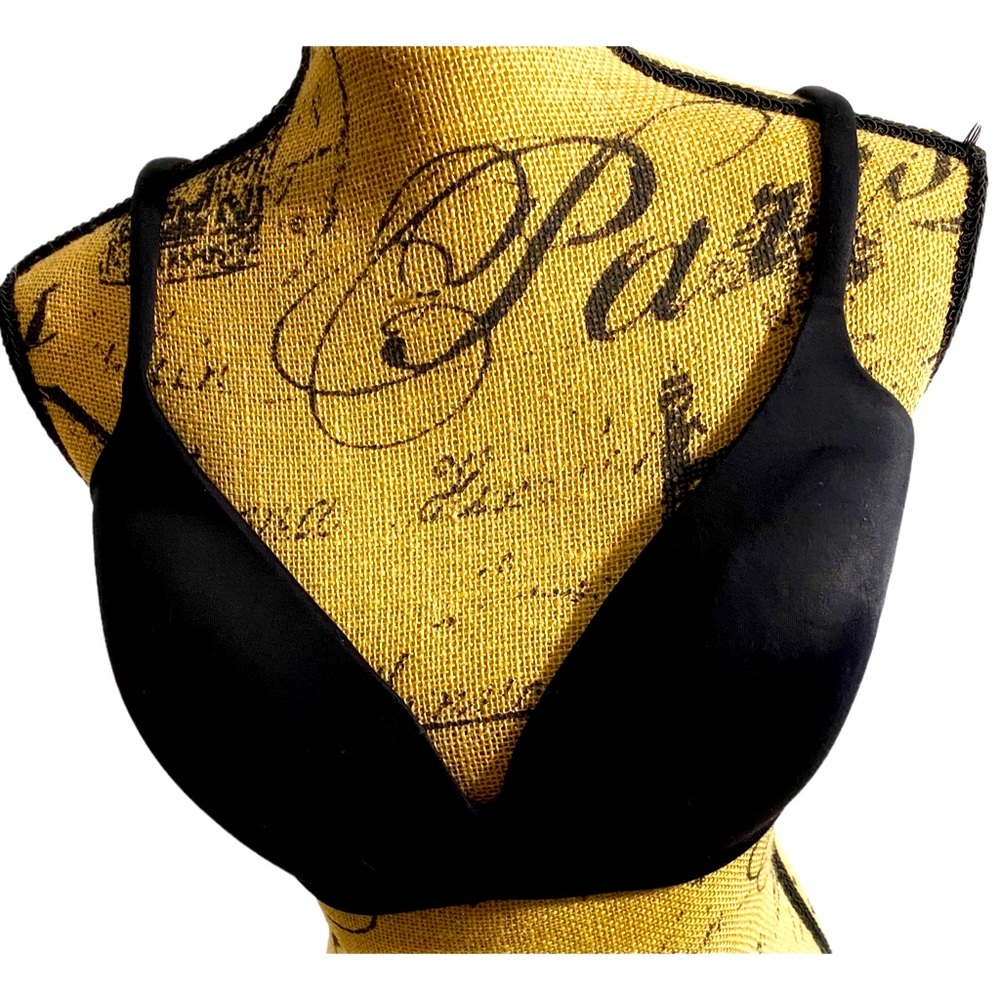 Victoria’s Secret Body By Victoria Ipex Black Wireless Bra, Size 38D